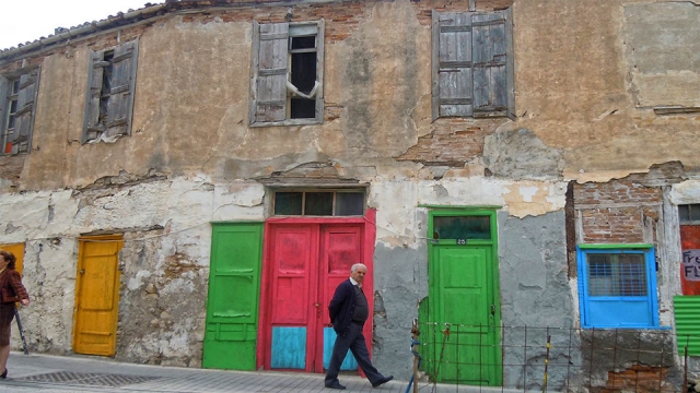 Colors in the ruins. And suddenly, they are brought back to life!