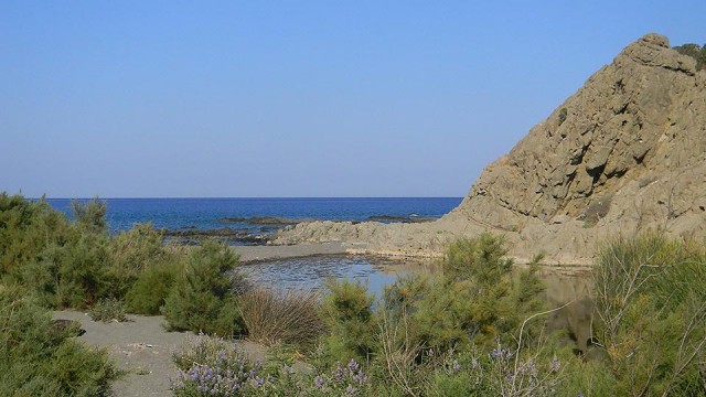 A small delta is shaped west of the sand dunes in Agios Pavlos