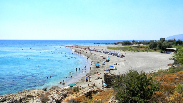 Mετά την πεζοπορία, ώρα για βουτιά στο Φραγκοκάστελο!