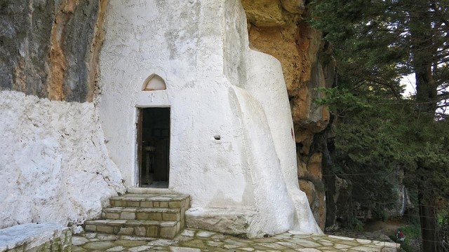 Ο σπηλαιώδης ναός του Αγίου Ιωάννη