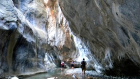 The breathtaking entrance to the gorge|A perfect natural spa!||||||||